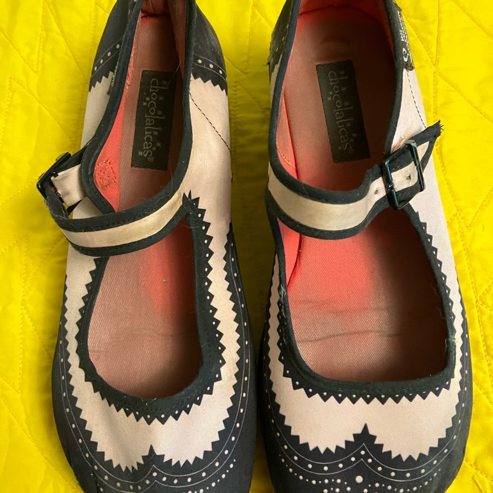 Women's 9/39 Hot Chocolate Design Havana Floral Mary Jane Platform Shoes